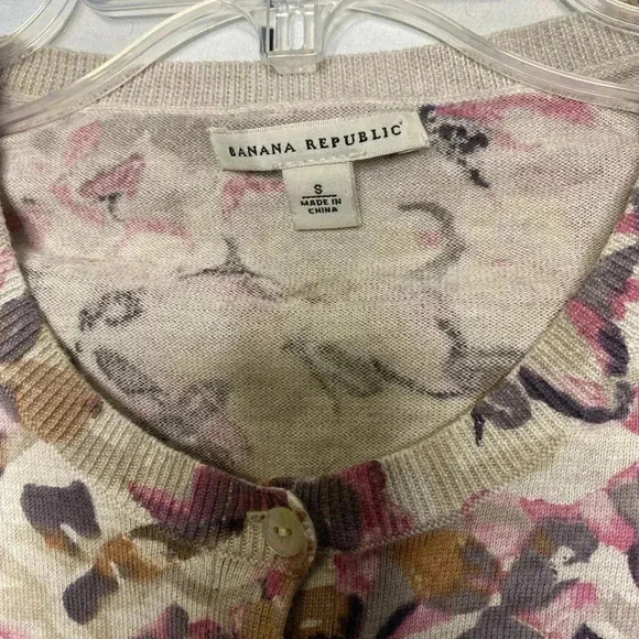 Banana Republic Floral 3/4 Sleeve Cardigan - Picture 4 of 7